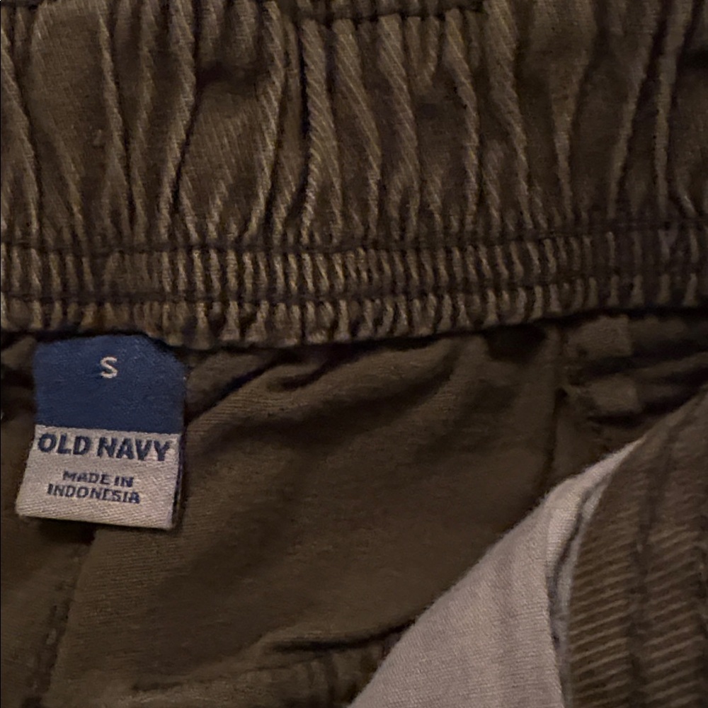 Old Navy Olive Green Cargo Pants - Picture 2 of 4